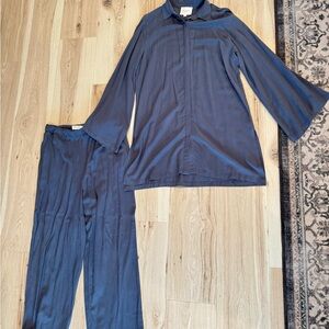 Veiled Women’s set